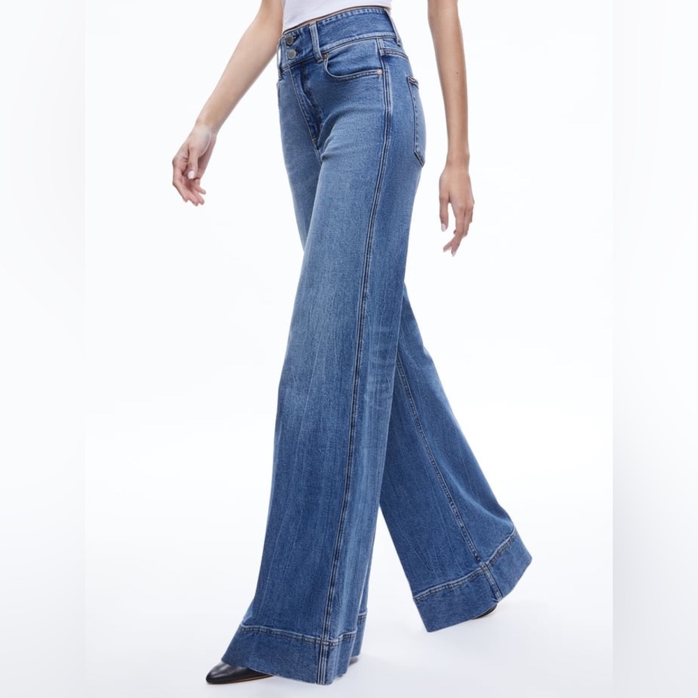 Alice + Olivia Missa Jean
Size 26
Excellent used condition